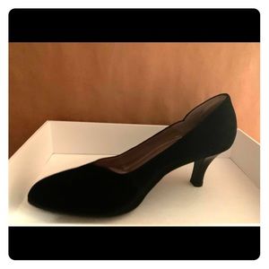 BRAND NEW Beautiful Suede High Heels Size 38